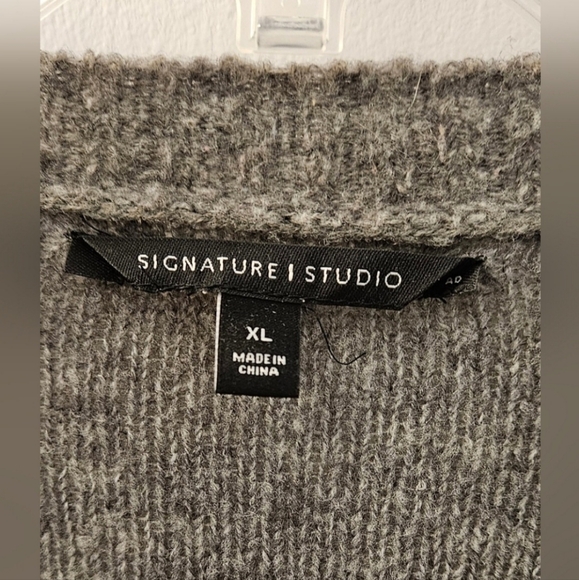 2 Cardigans - Picture 12 of 13